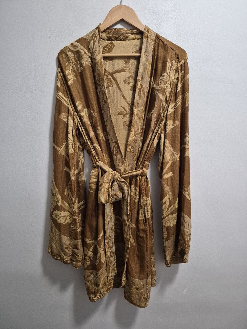 Brahmaki EcoVero Short Kimono Golden Lotus Robe Size Medium - Picture 2 of 8